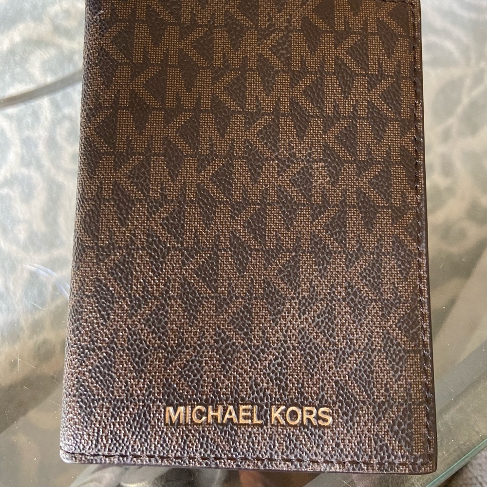 Michael Kors Bedford Passport Travel Wallet